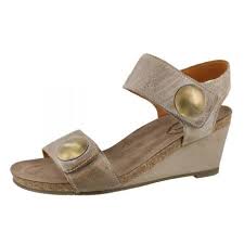 taos women carousel wedge sandals