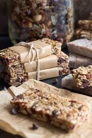 There's a date base which keeps it all together and wholesome ingredients like chia seeds, almonds and oats. Sugar Free Low Carb Granola Bars With Chocolate Chips Low Carb Maven