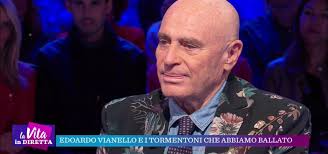 Le ultime news, la biografia, le canzoni più famose e il calendario concerti. Edoardo Vianello La Vita In Diretta Ho Fatto 6mila Concerti E Non E Finita Ricordo Quando Mina