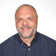 Dirk Shaw's Instagram, Twitter & Facebook