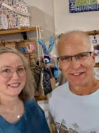 Bubbles interrogating the blueberry to learn where its friends are at  🫧🤨🫐