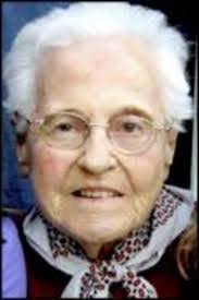 Jacquelyn Betts's Instagram, Twitter & Facebook