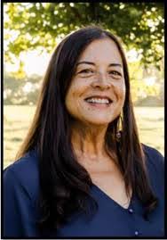 Shellie Foster's Instagram, Twitter & Facebook