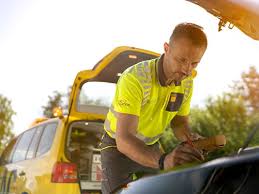 Maybe you would like to learn more about one of these? Strassenwacht Des Adac Helfer Aus Leidenschaft