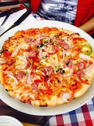 Chicken breast, breaded, tomato sauce and mozzarella 10. Pizza Peperoni Cipolla E Salsiccia Foto Di Pizzeria Le Mura Da Nonna Teta Pisa Tripadvisor