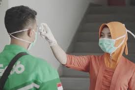 Suhu tubuh yang berada di bawah atau di atas suhu normal tubuh manusia tentu bermasalah dan perlu segera diketahui penyebabnya. Masih Banyak Petugas Yang Tak Paham Soal Suhu Normal Manusia Halaman All Kompas Com