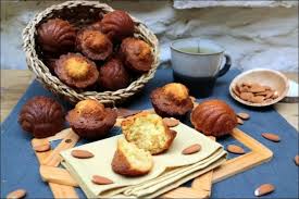 Madeleines A L Amande Amere Et Au Miel Happy Papilles Recette Amande Amere Alimentation Recette Madeleine