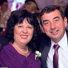 the entire irwin family together! I bet steve would be so proud 🩷