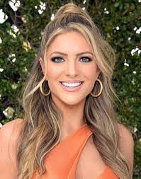 Angela Chinn's Instagram, Twitter & Facebook