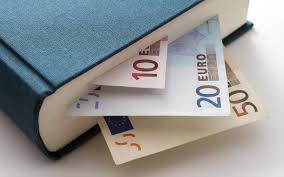 Agorastore vend du mobilier scolaire aux enchères. Estimation Gratuite En Ligne De Vos Livres Bandes Dessinees De Collection Mangas Ou Comics