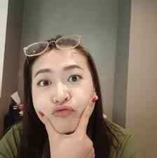 My 4-year-old was born for the stage and has the voice of a teenager 🤯