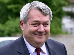 Rozpoutalo snad kvůli původu Hitlera válku Rakousko? Poslanci kritizují  Filipa za slova o roce 1968