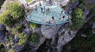Son yıllarda beklediği ilgiyi görmeye başlayan kanyon, özellikle sosyal medya paylaşımları ile oldukça merak edilen bir bölge haline geldi. Sahinkaya Kanyonu Na Cam Seyir Terasi Onerisi Guncel