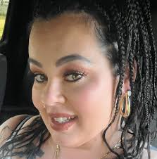 where is a good place to get nails done in Gulfport, MS?