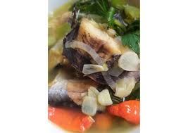 Setelah air mendidih, masukkan ikan patin yang sudah dibersihkan. Resep Sup Ikan Patin Yang Enak