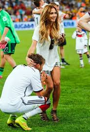 Http Worldcupgirls Net Girls Pics Ann Kathrin Brommel Mario Goetze 03 Jpg Mario Gotze Football Couples Girl Pictures
