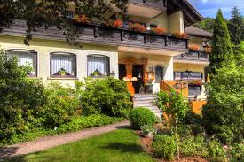 Das haus am wiesengrund in gammertingen befindet sich 34 km von reutlingen entfernt und bietet einen garten sowie kostenloses wlan. Hotel Zum Wiesengrund
