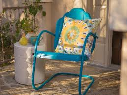 You can achieve the same magic using appropriate paint on plastic outdoor furniture, too. How To Paint An Outdoor Metal Chair How Tos Diy