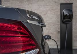 Essai Mercedes E 300e L Hybride Essence De Retour Classic Cars Gaming Mouse Computer Mouse