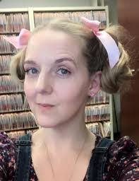 Dee Dodson's Instagram, Twitter & Facebook