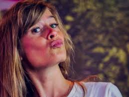 Actor guide for eva de roo. Net Voor Start Van Music For Life Heeft Radiopresentatrice Van Studio Brussel Eva De Roo Slecht Nieuws Gekregen Showbizz 24