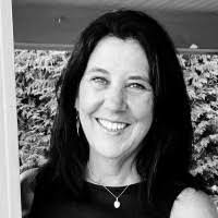 Maura Leddy's Instagram, Twitter & Facebook