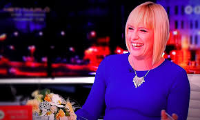 A portál által közölt fotón várkonyi andrea és mészáros lőrinc látható (vélhetően biztonsági emberek gyűrűjében) a budapesti new york café előtt, az. Heteken Belul Megszuletik Az Atv Musorvezetojenek Kisfia Likenews