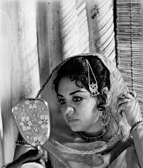 Black And White Photos Of Indian Celebrities Once Upon A Time Vintage Bollywood Bollywood Celebrities Indian Celebrities