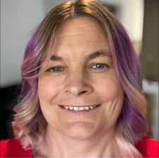 What boxing related street art is available in West End?