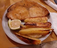 Pesce halibut tagliato a cubetti: Pesce Spada Panato E Patate Al Forno Piatto Ottimo Picture Of Caffe Del Kassaro Sicily Tripadvisor