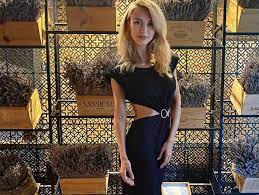Andre is a romanian dance band, formed in 1998 by andreea antonescu and andreea b?lan. Andreea BÄƒlan Rejects The Amicable Separation From George Burcea