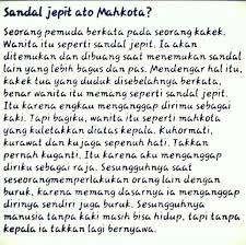 Dan dikala ramadhan, dibuatlah sandal yang bertema unik lucu berkisar kegiatan selain itu prinsip pembeli adalah raja berlaku dalam jual beli sandal jepit ini. Sandal Jepit Atau Mahkota Penjepit Sandal Jepit Mahkota