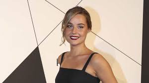 Kelly bailey nasceu em 19 de fevereiro de 1998 1. Kelly Bailey Vai Permanecer Em Casa E Repetir O Teste A Covid 19