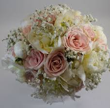 Beaucoup de futures mariées demandent de la pivoine à leur fleuriste pour leur mariage. Bouquet Florale Mariee Mariage