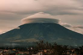 Amateur videos of majestic mayon volcano; Mayon Volcano Wows With Salakot Clouds After Typhoon Inquirer News