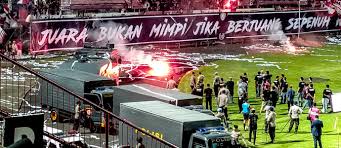 Website resmi klub sepakbola bali united yang menyajikan berita, jadwal pertandingan, video, foto, hasil skor, daftar pemain, dan info lainnya dari bali . Bali United Fc Vs Persija Jakarta Grosses Indonesisches Abschiedsfeuerwerk Turus Net Magazin
