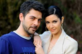 2006 yılında evlenen dolunay soysert ile sinan tuzcu boşandı. Sinan Tuzcu Kimdir Kac Yasinda Aslen Nereli Boyu Esi