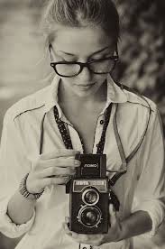 Senior Girl Photography Posing Ideas Photography Girls With Cameras Girls With Glasses Photography