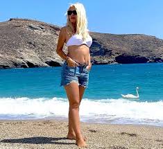 Πρωινό καφεδάκι με θέα το αιγαίο! Elenh Menegakh Etsi Kalwsorise Ton Aygoysto Fwtografies Fthis Gr