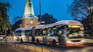 Als erstes kommt der bus montags um 08:21. Corona Busse Und Bahnen Fahren Wieder Nachts Ndr De Nachrichten Hamburg