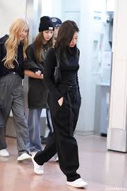 Pin by ashley cavanaugh on fashion in 2020 (with images). ã‚¤ãƒ³ãƒãƒ§ã‚­å ‚ On Twitter Chinese Fashion Street Korean Airport Fashion Kpop Fashion Outfits