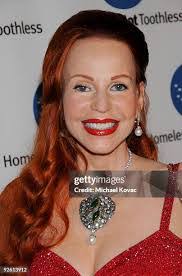 Brenda Dickson's Instagram, Twitter & Facebook