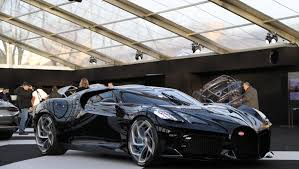 Télécharger en moins de 30 secondes. Bugatti La Voiture Noire A Paris Nos Photos De L Hypercar A 17 Millions D Euros