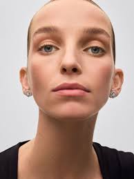 Pendientes flor de oro blanco de 18K con diamantes