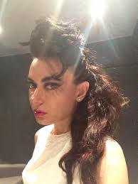 Med en viss anstrykning av anarki lever experimentlustan brilliant vidare i  Kristeen Youngs nya låt