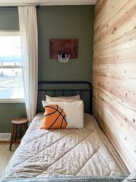 If you are a parent of a teenage boy or have been assigned a job of designing bedroom for a … Teen Boy S Bedroom Makeover My Creative Days