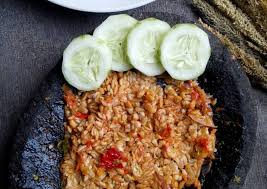 Tempeh or tempe is a traditional javanese soy product that is made from fermented soybeans. Cara Termudah Untuk Memasak Berselera 11 Penyetan Tempe Sambal Tempe Cara Bunda Dinda