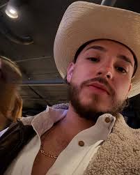 More work, more miles, more gym. Más vida ❤️‍🔥