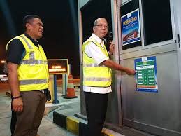 Di samping itu, tol motosikal di jambatan pertama dan kedua di pulau pinang, serta lebuhraya laluan kedua di johor juga dimansuhkan dengan implikasi kewangan dianggarkan sebanyak rm20 juta setahun. Kadar Tol Jambatan Kedua Pulau Pinang Kini Rm7