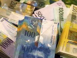 Banca naţională a elveţiei (snb) a anunţat joi că intenţionează să plătească dividende mai mari guvernului de pe urma profitului anual de 49 miliarde franci (50 miliarde dolari) pe care îl prognozează pentru anul 2019, graţie câştigurilor. Banca NaÅ£ionalÄ A ElveÅ£iei A Castigat 2 05 Miliarde De Franci ElveÅ£ieni De Pe Urma Ratelor Romania Libera